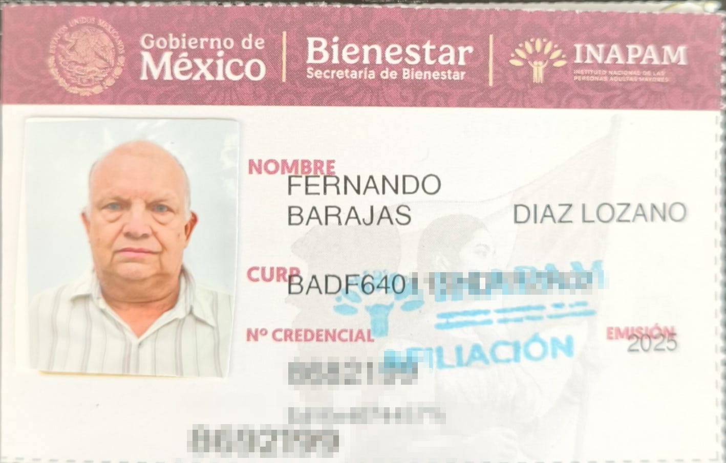 Imagen mostrando la credencial del INAPAM de Fernando Barajas