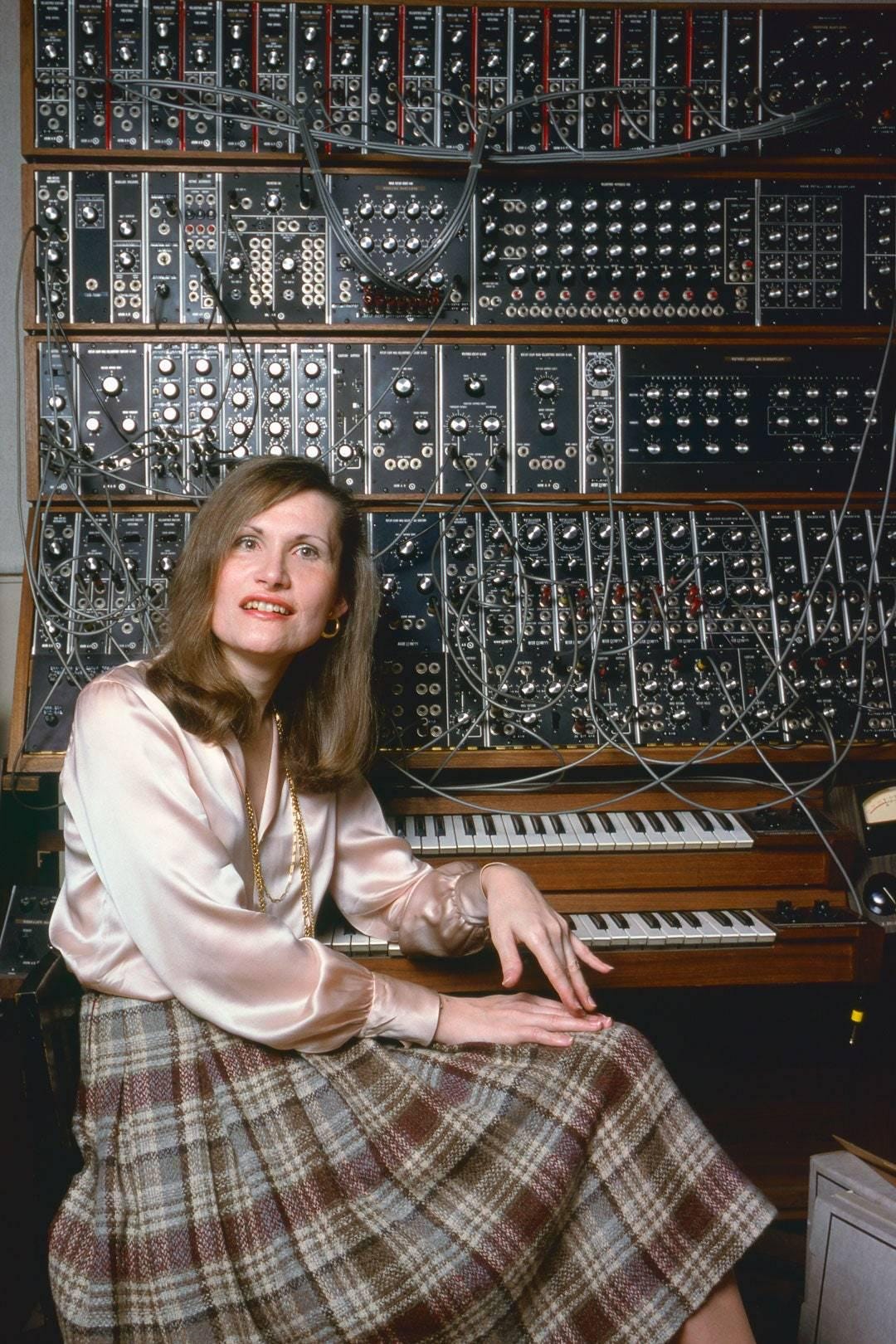 Wendy Carlos with a modular synthesizer in her recording studio (1979)